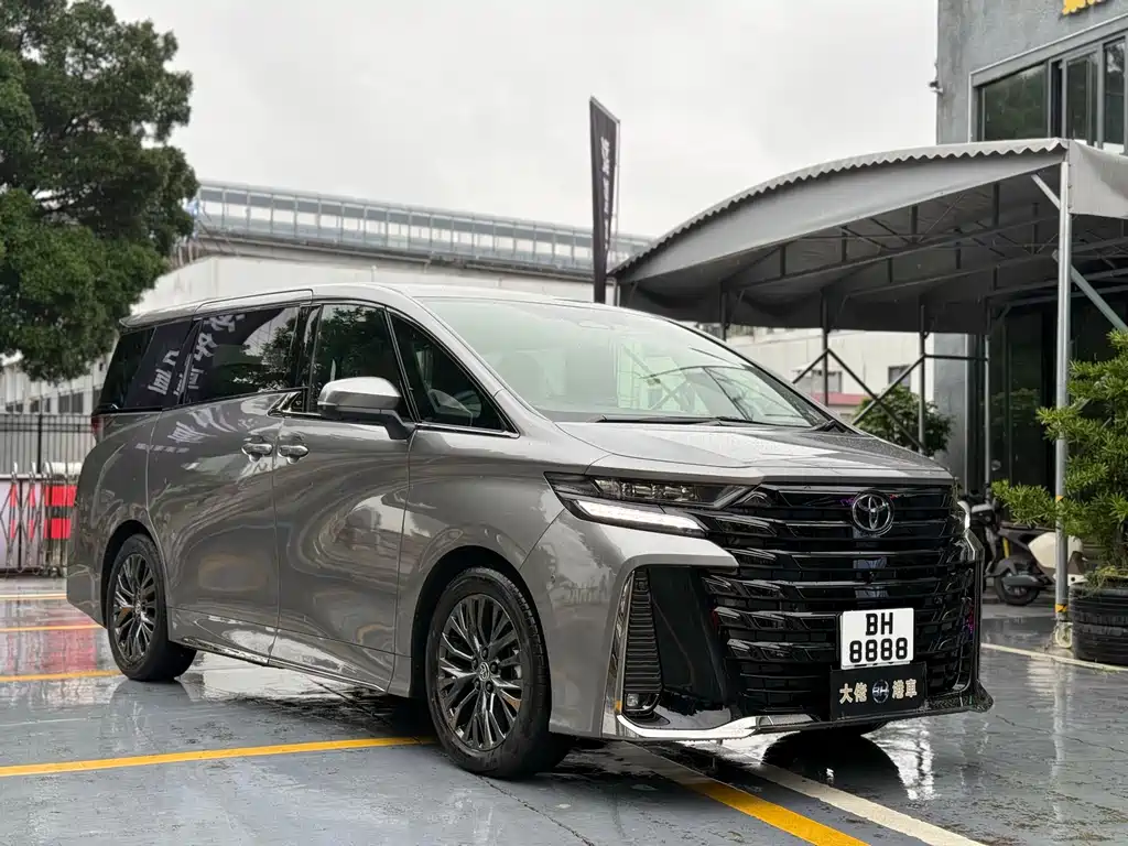 Toyota Vellfire 2026 — фото 3