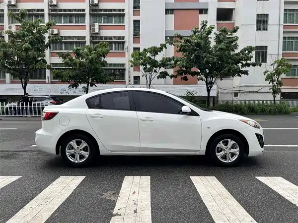 Mazda 3 Xingcheng 2015