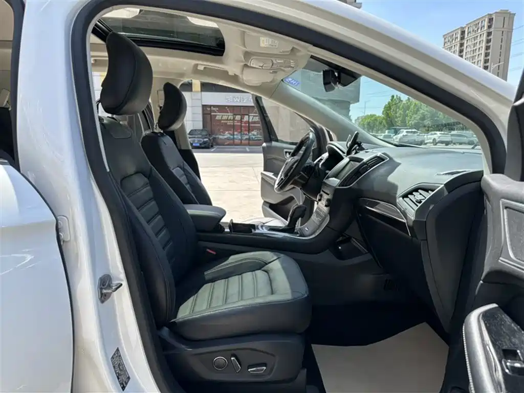 Ford Edge 2015 — фото 24