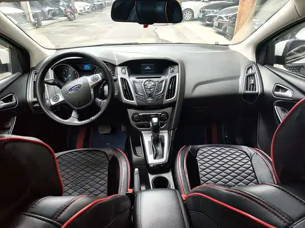 Ford Focus 2015
