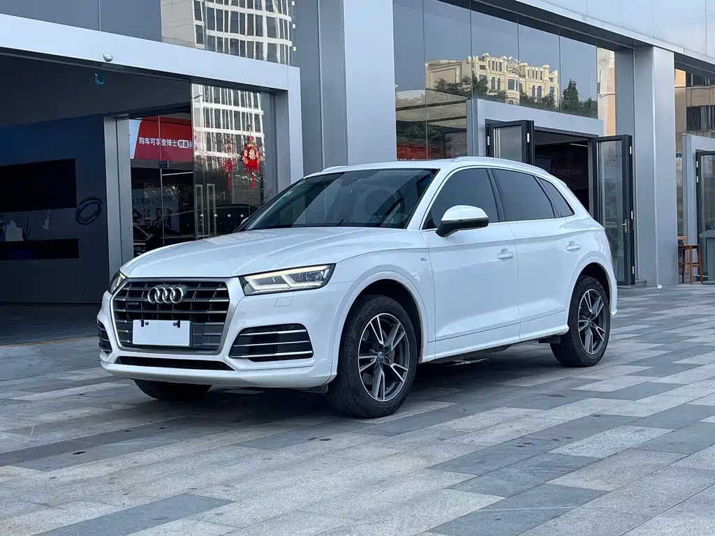 Audi Q5L 2018 — фото 21