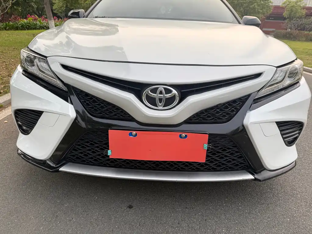 Toyota Camry 2020 — фото 15