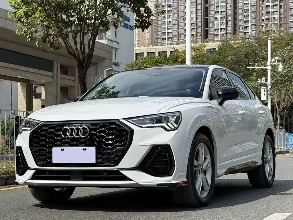 Audi Q3 Sportback 2022 — фото 1