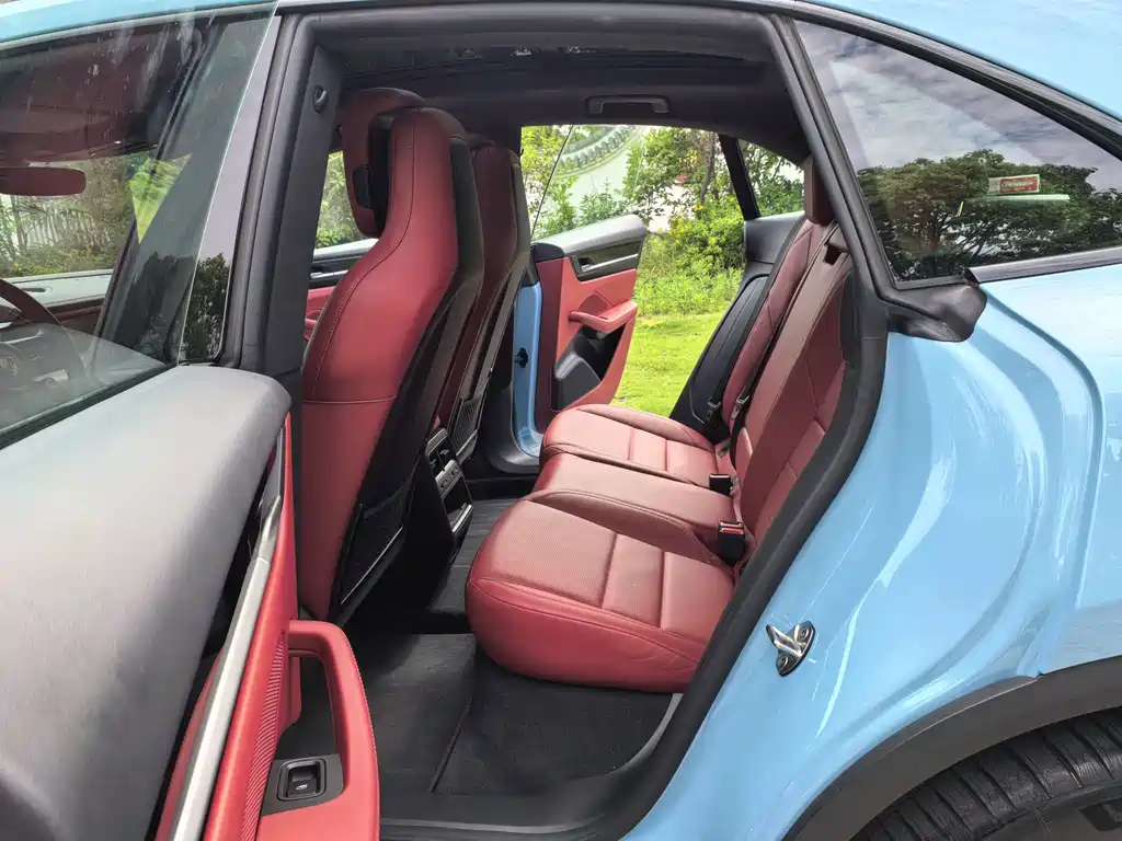 Porsche Macan EV 2025 — фото 10