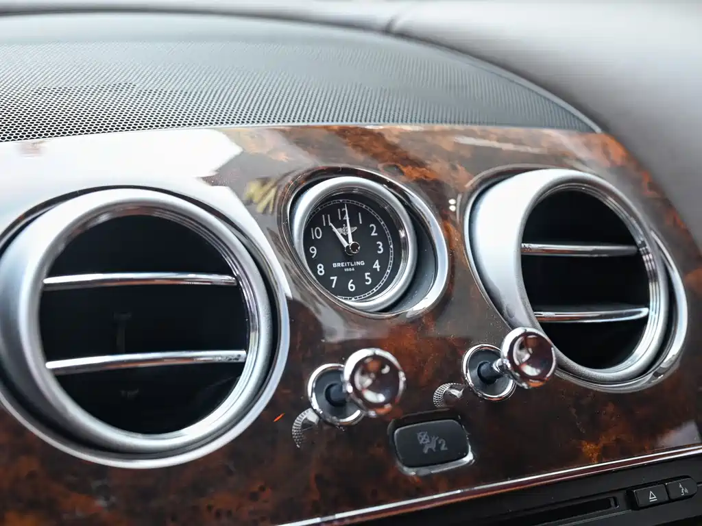 Bentley Flying Spur 2016 — фото 16