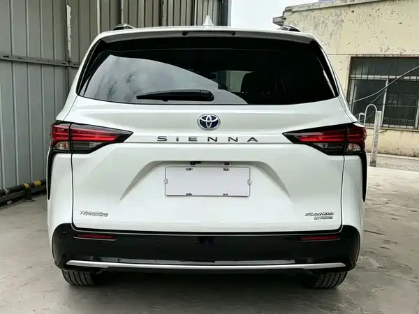 Toyota Sienna 2023