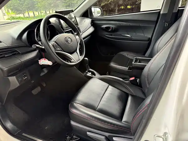 Toyota Yaris L 2022
