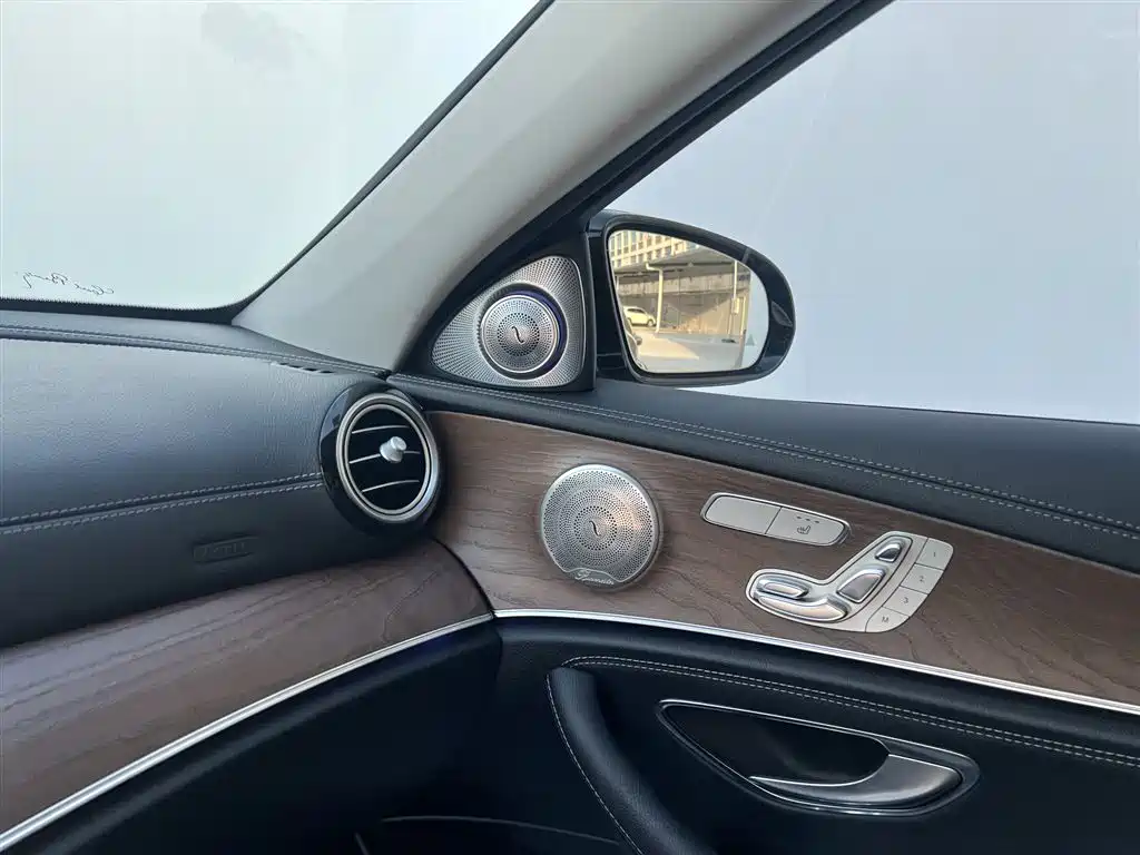 Mercedes-Benz E-Class 2017 — фото 12