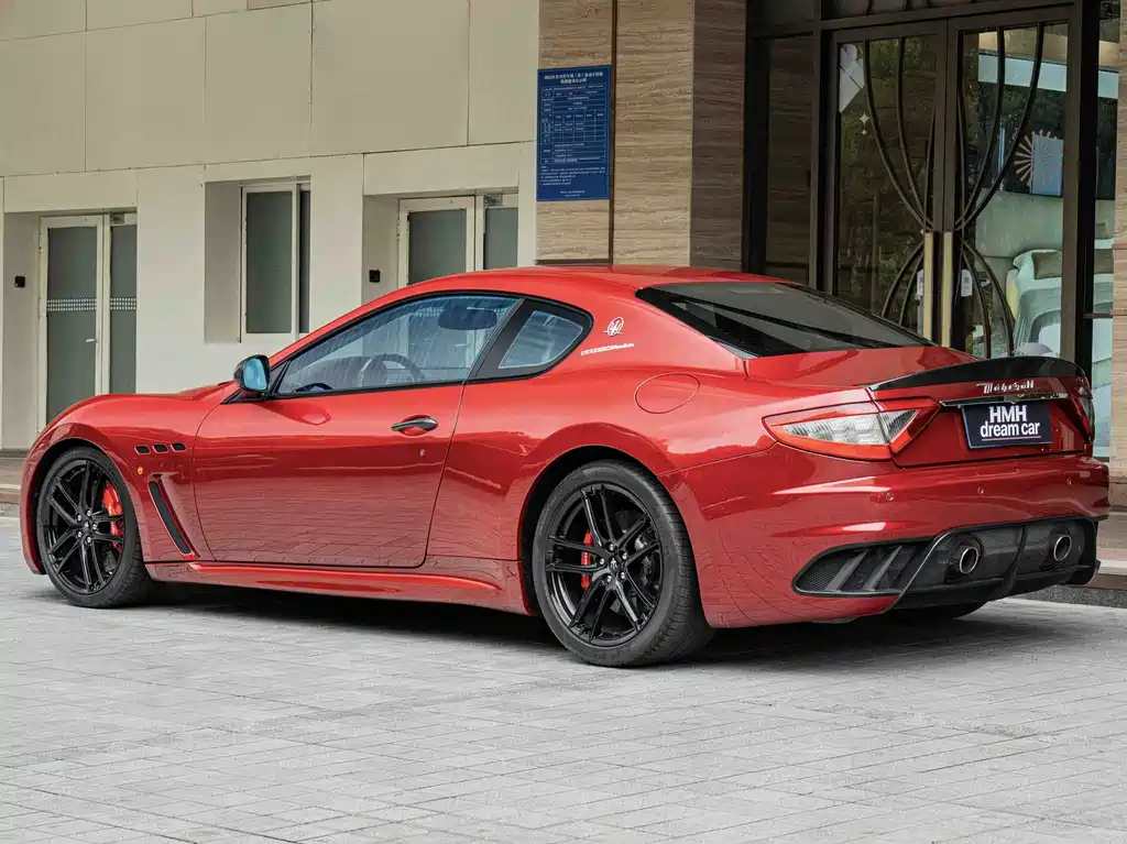 Maserati Granturismo 2013 — фото 10