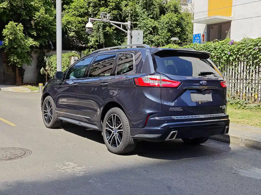 Ford Edge 2020 — фото 19
