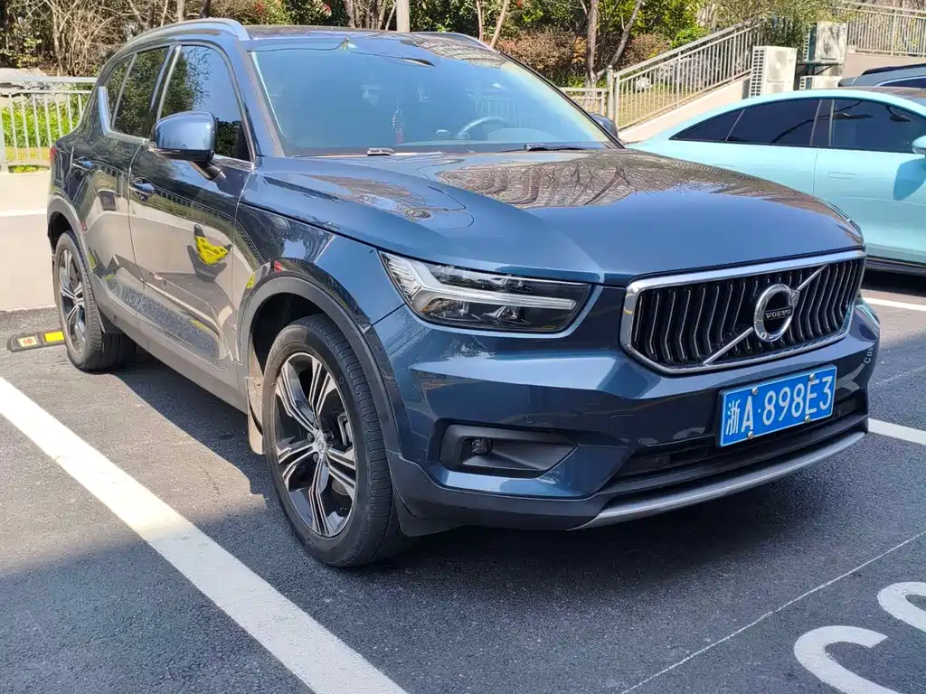 Volvo XC40 2019 — фото 2