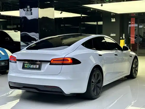 Tesla Model S 2023