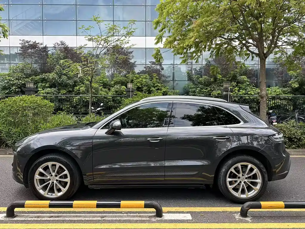 Porsche Macan 2022 — фото 10