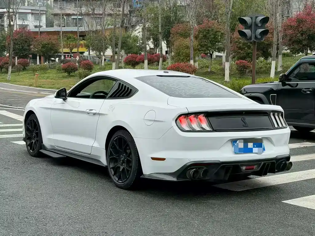 Ford Mustang 2019 — фото 4