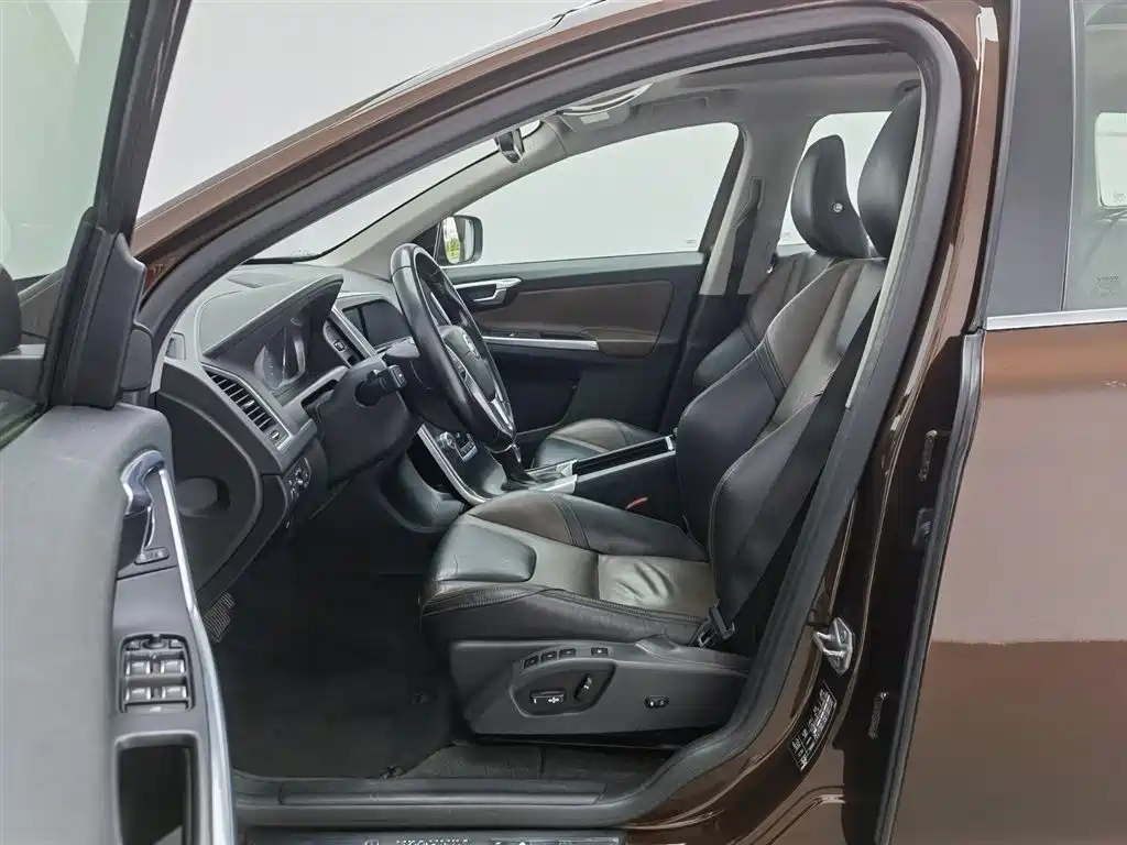 Volvo XC60 2016 — фото 10