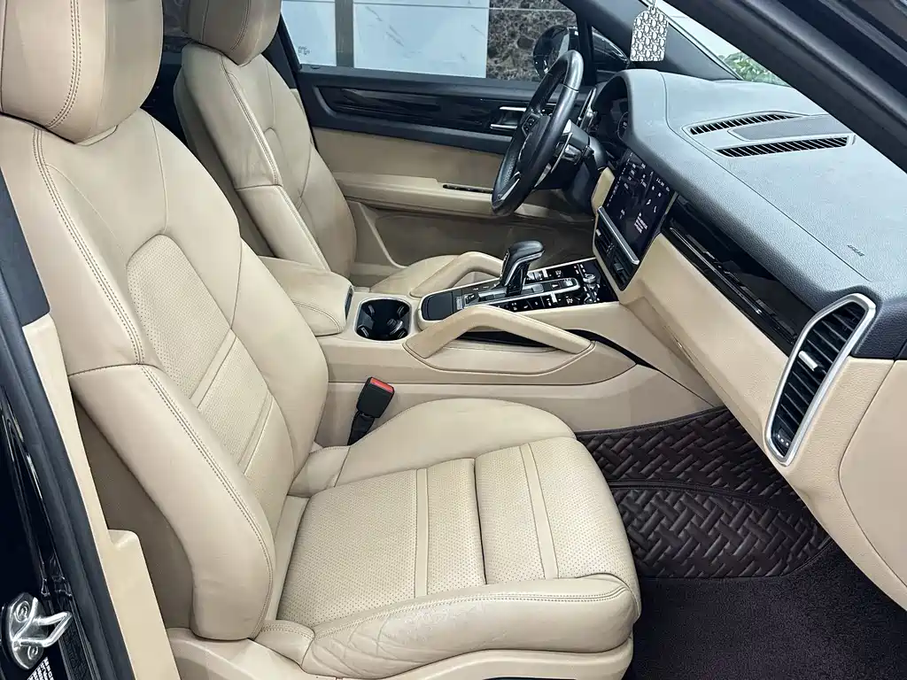 Porsche Cayenne 2018 — фото 12