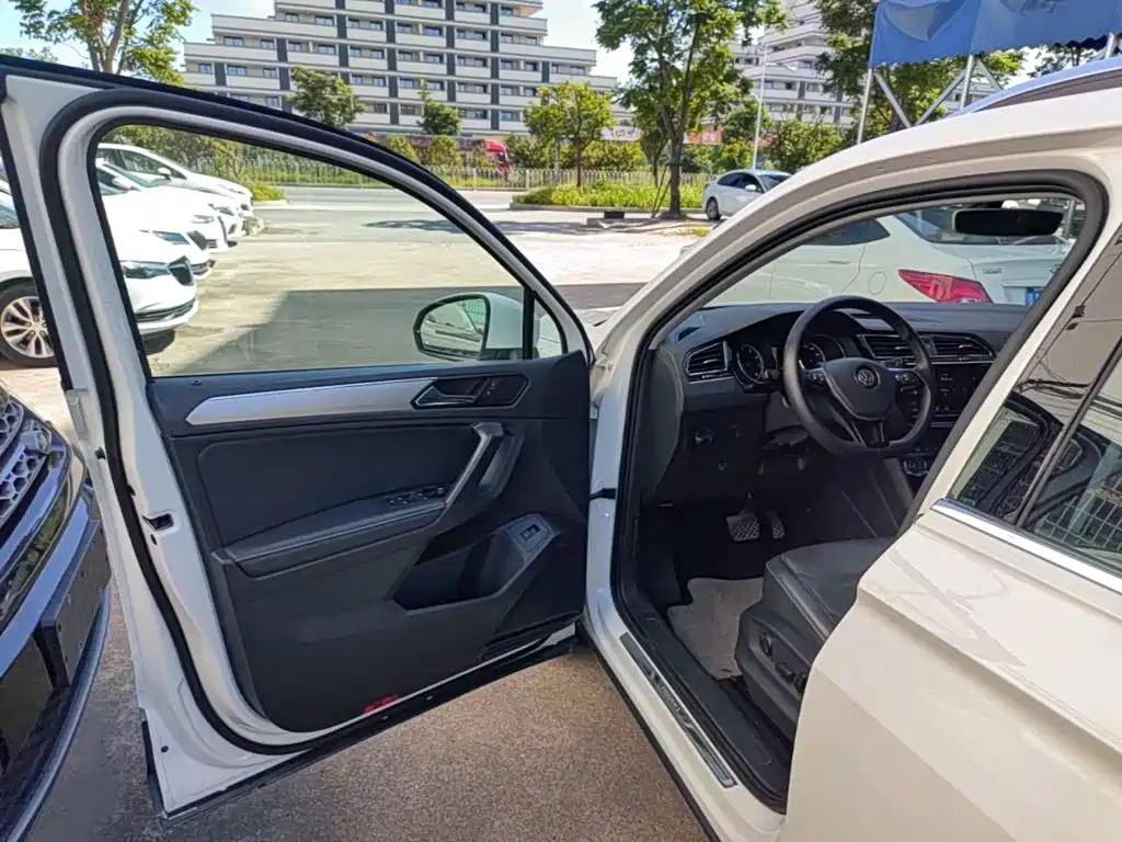 Volkswagen Tiguan L 2019 — фото 16