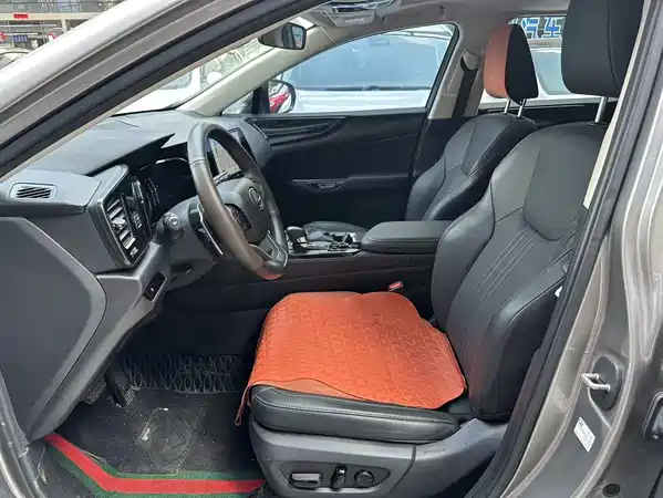 Lexus NX 2023