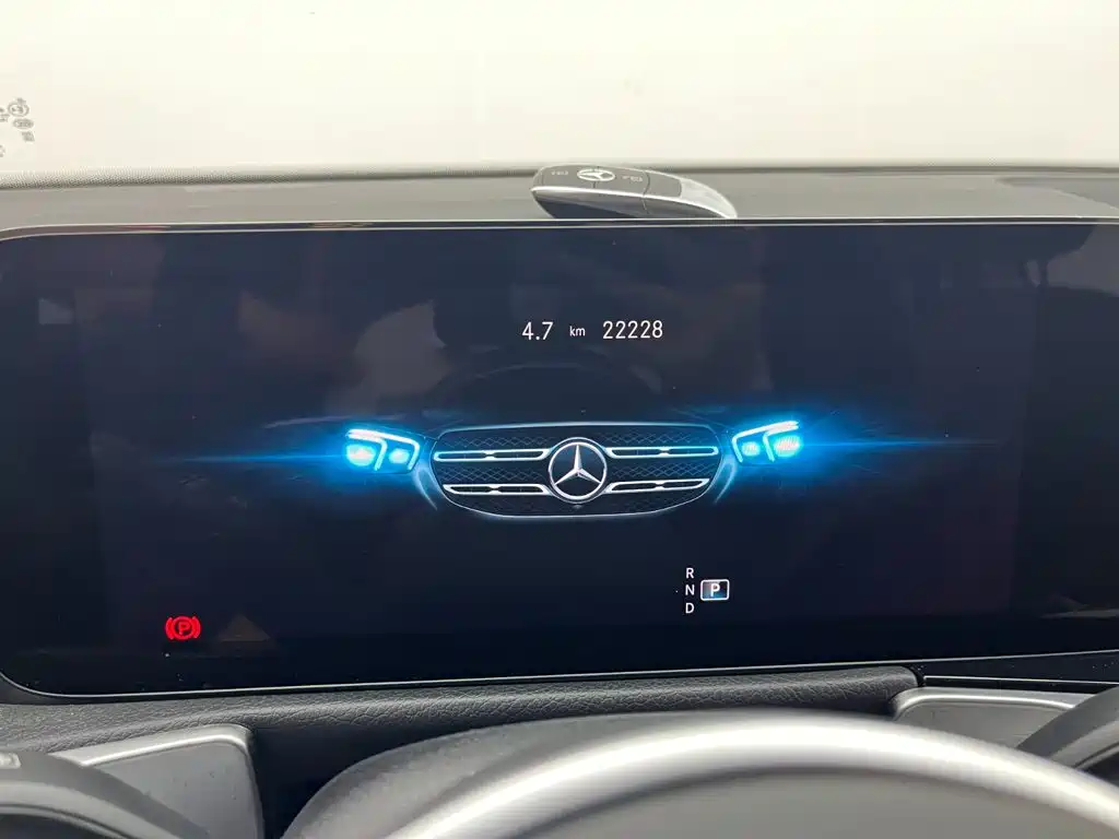Mercedes-Benz GLB 2023 — фото 9