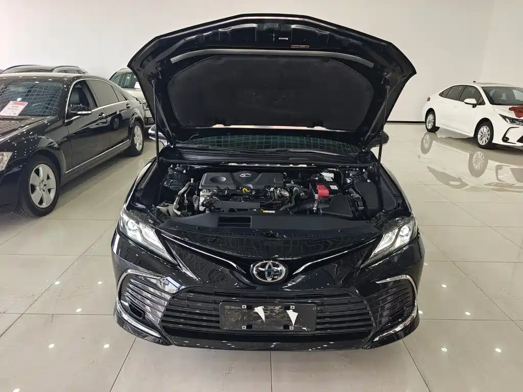 Toyota Camry 2022 — фото 5