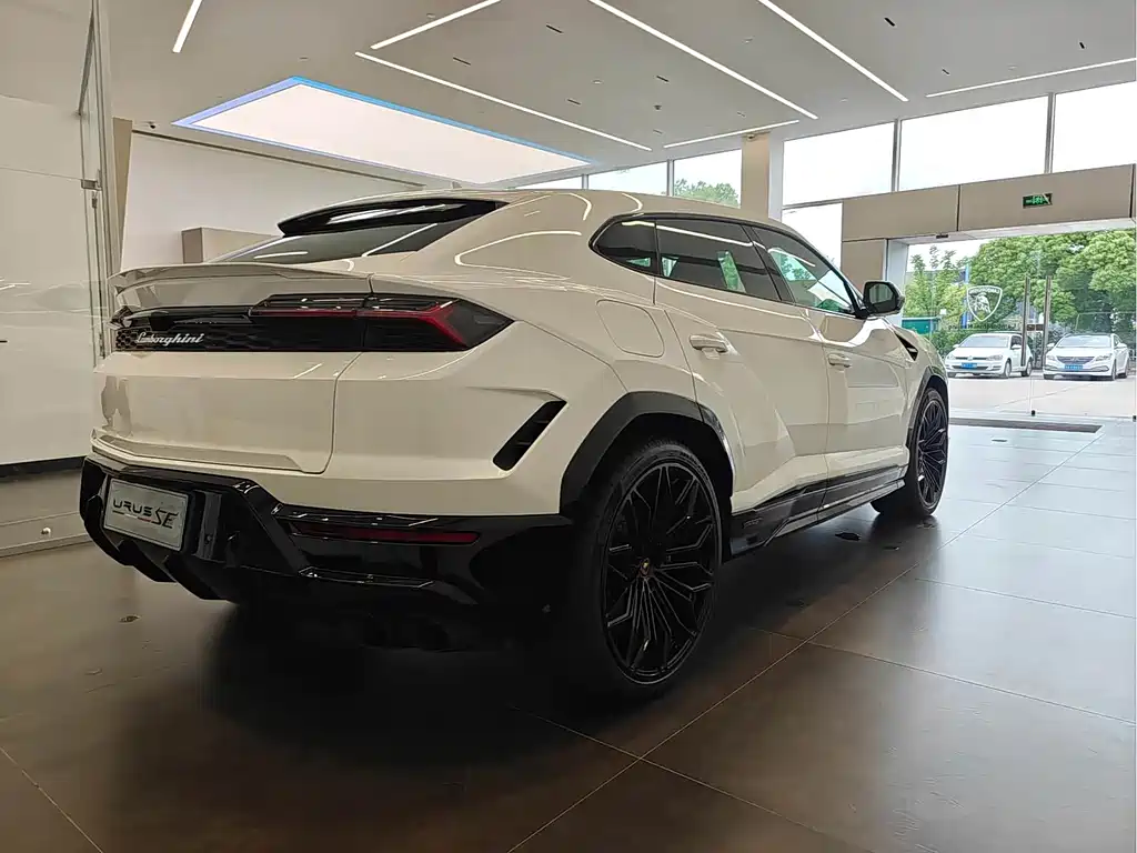 Lamborghini Urus SE