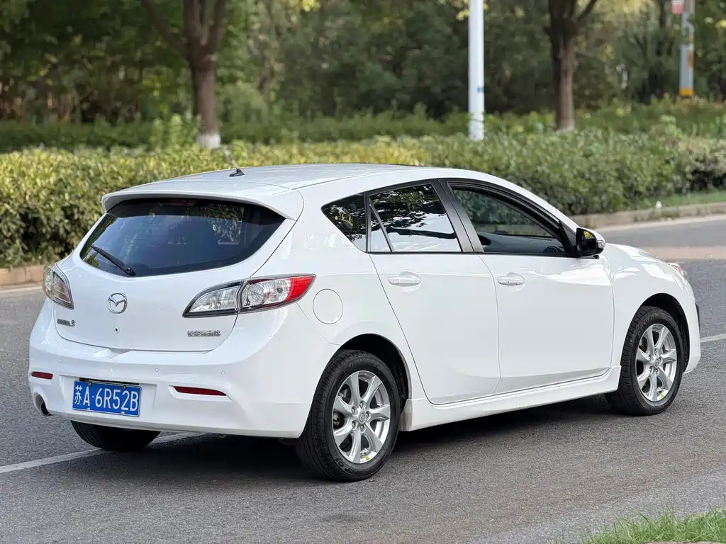 Mazda 3 Xingcheng 2015 — фото 9