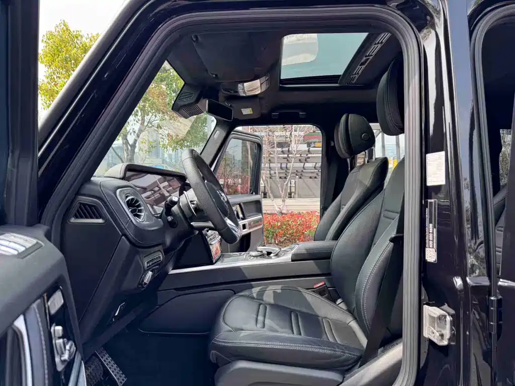 Mercedes-Benz G-Class 2023 — фото 15
