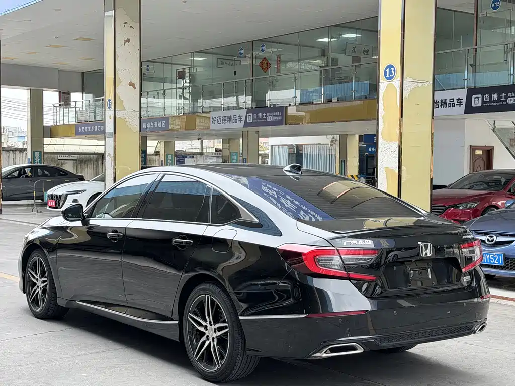 Honda Accord 2023 — фото 12
