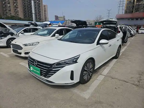 Nissan Teana 2023