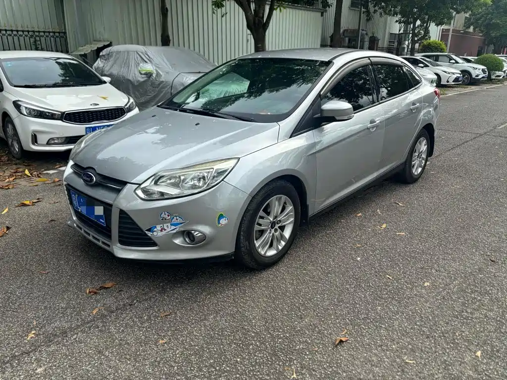 Ford Focus 2014 — фото 1