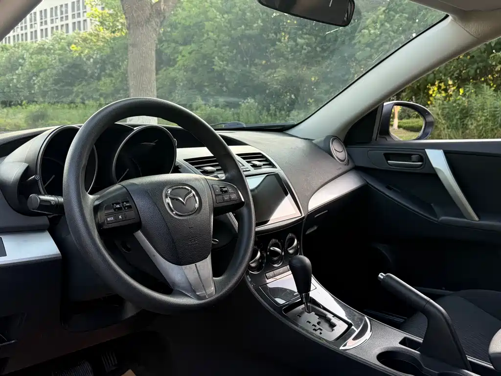 Mazda 3 Xingcheng 2015 — фото 19