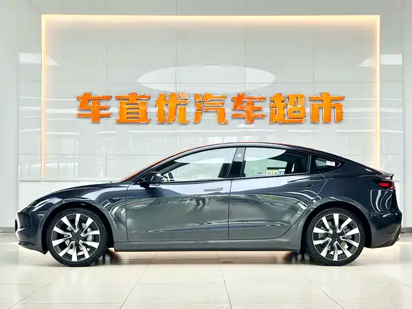 Tesla Model 3 2025