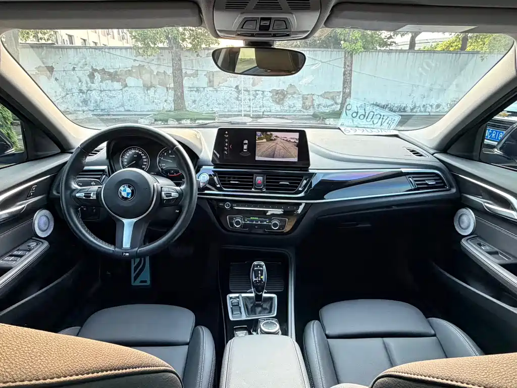BMW 1 Series 2022 — фото 15