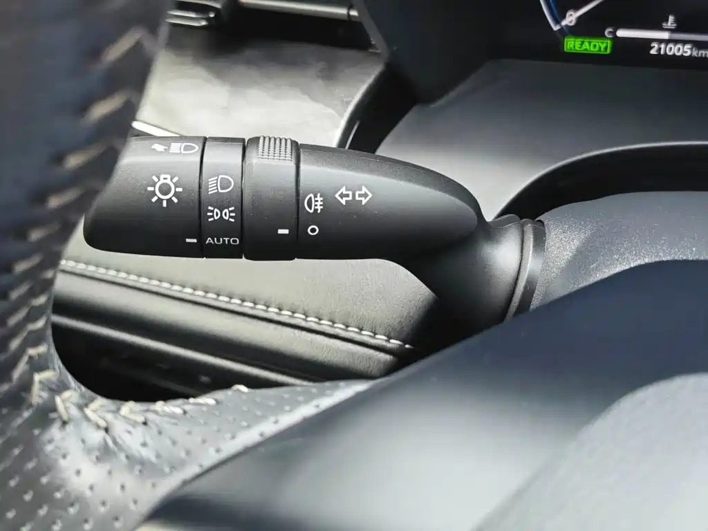 Toyota Camry 2024 — фото 18