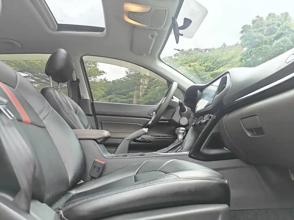 GAC Trumpchi GS4 2015 — фото 15