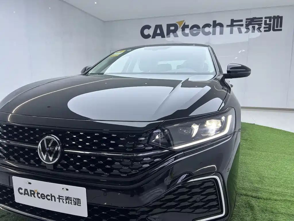 Volkswagen Passat — фото 28