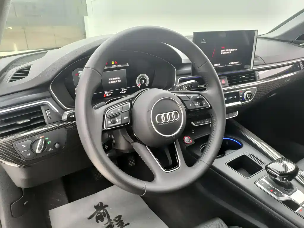 Audi A4L 2021 — фото 10