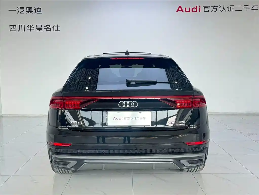 Audi Q8 2023 — фото 6