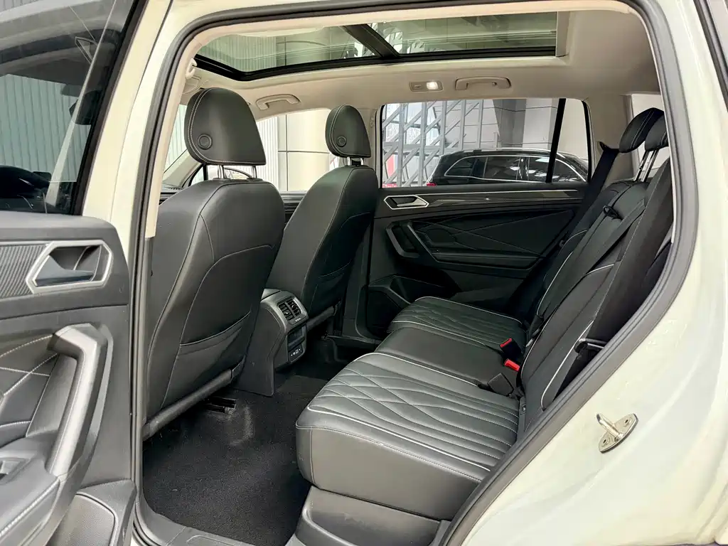 Volkswagen Tiguan L 2025 — фото 30