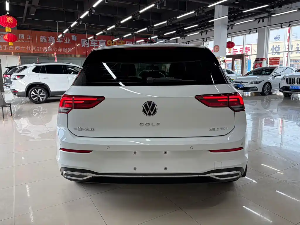 Volkswagen Golf 2023