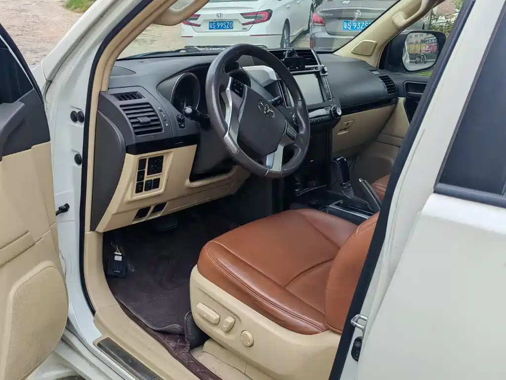 Toyota Prado 2015