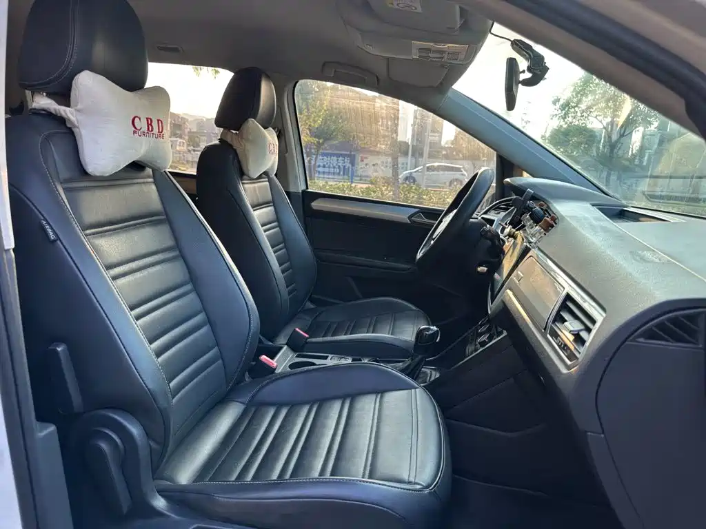 Volkswagen Touran 2018 — фото 33