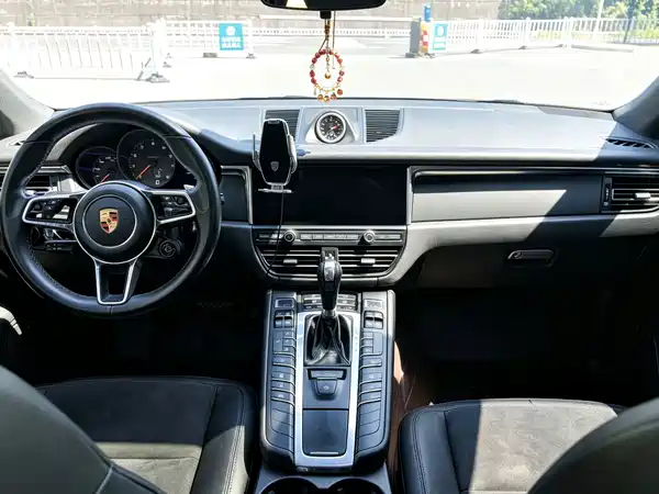 Porsche Macan 2020
