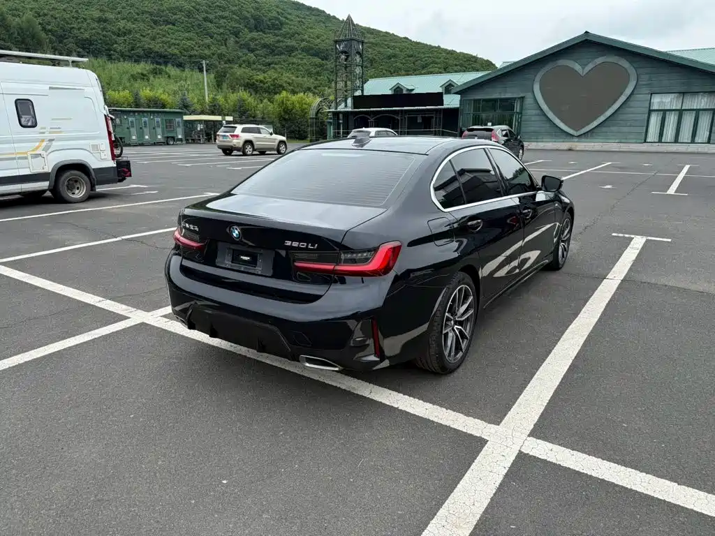 BMW 3 Series 2023