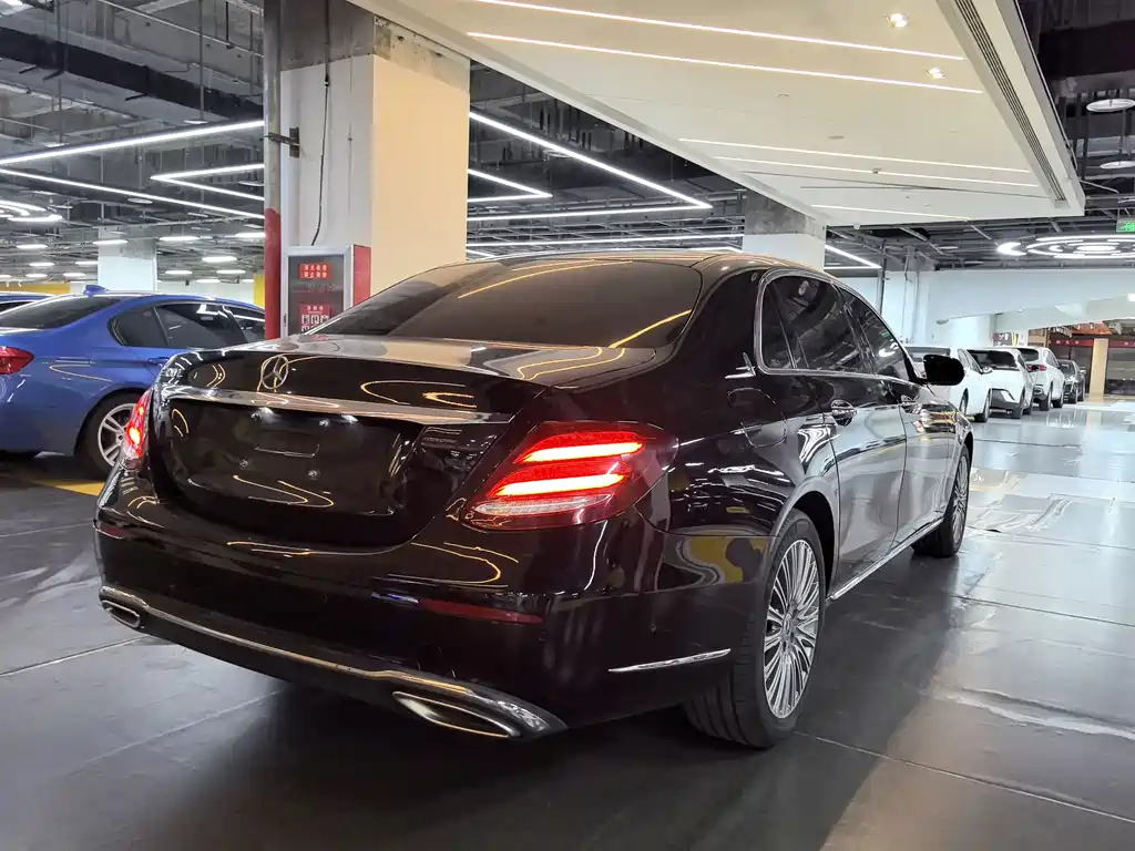 Mercedes-Benz E-Class 2020 — фото 19