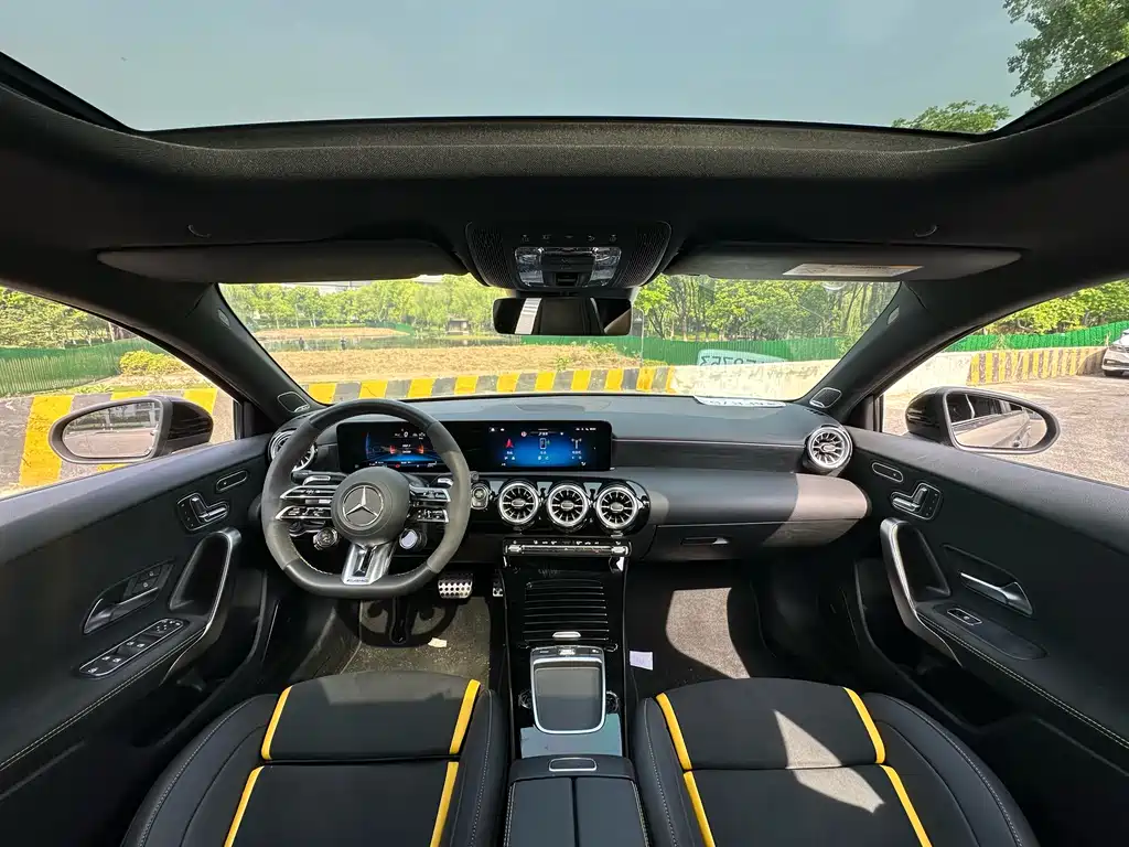 Mercedes-Benz A-Class AMG 2024 — фото 9