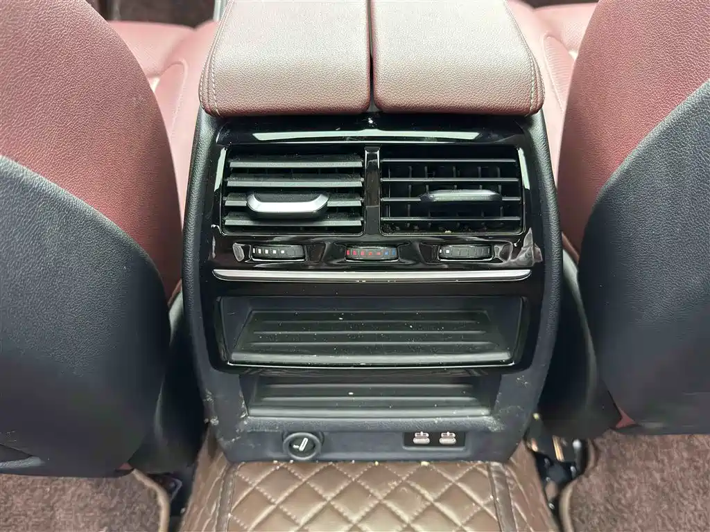 BMW 5 Series New Energy 2021 — фото 11