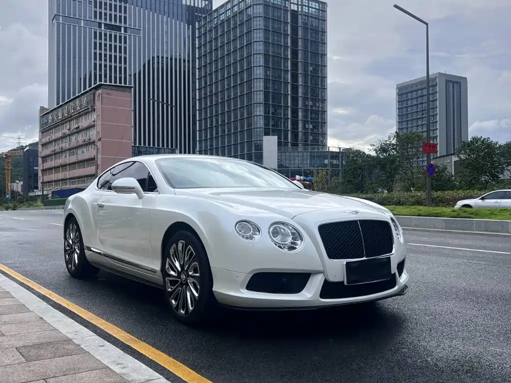 Bentley Continental 2017 — фото 3