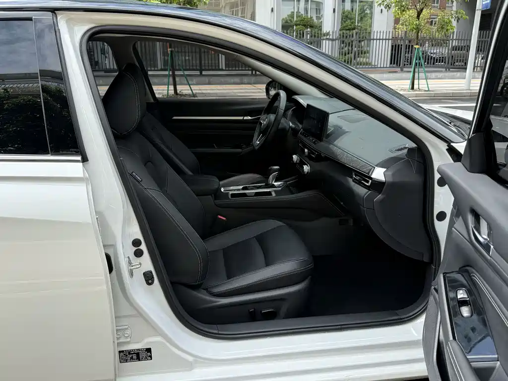 Nissan Teana 2023 — фото 16