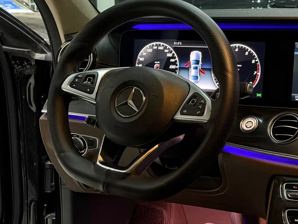 Mercedes-Benz E-Class 2017 — фото 15